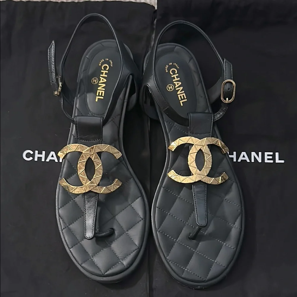 Chanel black thong sandals with large gold tone CC logo size 38 in original box